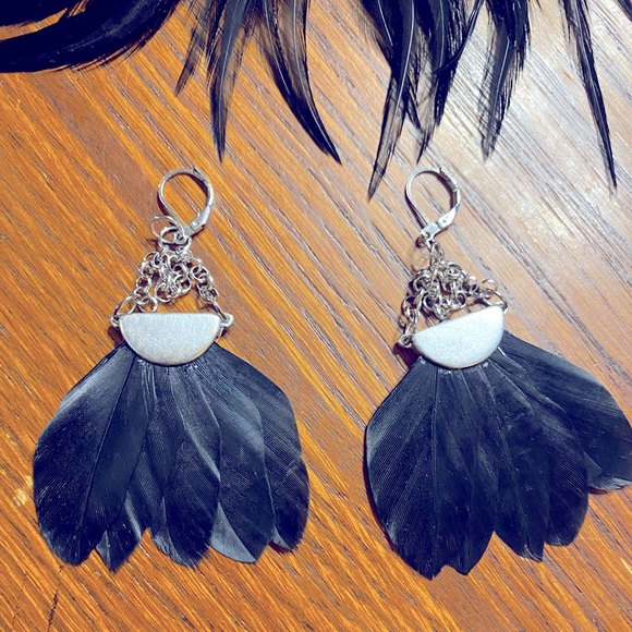 Black feather AB crystal Torrid hairpiece & Chloe+Isabel repurpose earrings prom - Picture 3 of 8